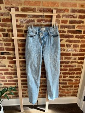Abercrombie & Fitch Light Wash Straight Leg Jeans